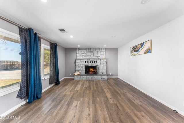 3322 E Avenue H, Lancaster, CA 93535