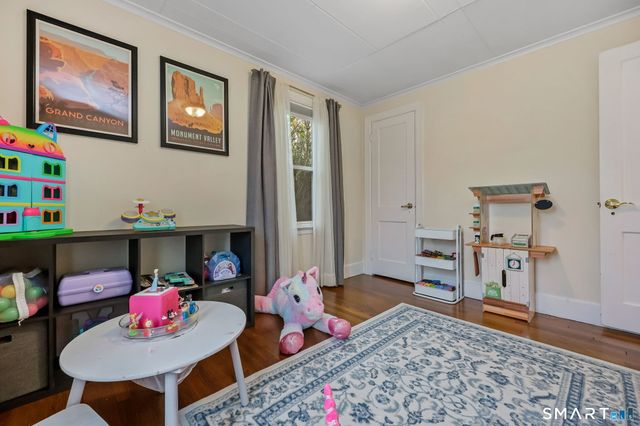 85 Woodbury Avenue, Stamford, CT 06907