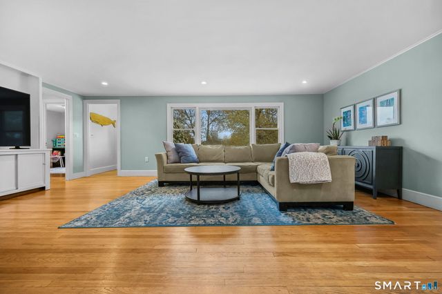 85 Woodbury Avenue, Stamford, CT 06907
