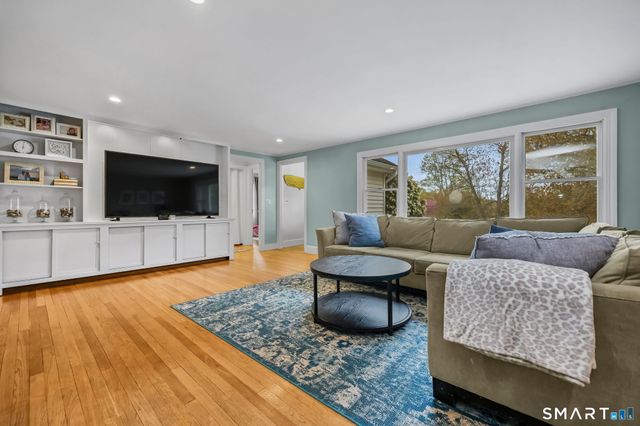 85 Woodbury Avenue, Stamford, CT 06907