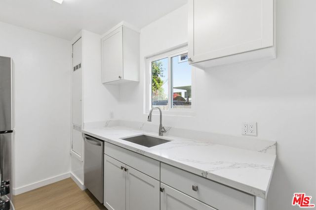 4921 Coldwater Canyon Avenue 3, Sherman Oaks, CA 91423