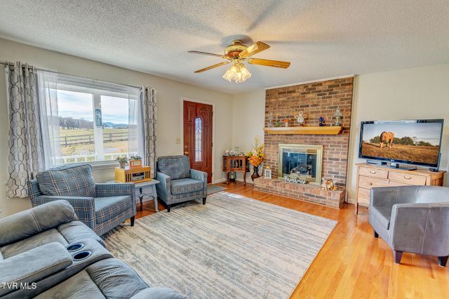 4120 West Allens Bridge Road, Greeneville, TN 37743