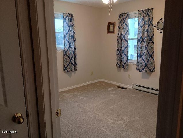 4120 West Allens Bridge Road, Greeneville, TN 37743