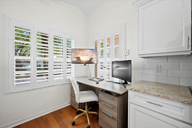 28 Governors Court, Palm Beach Gardens, FL 33418
