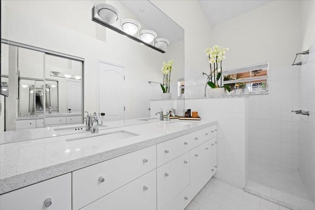 28 Governors Court, Palm Beach Gardens, FL 33418