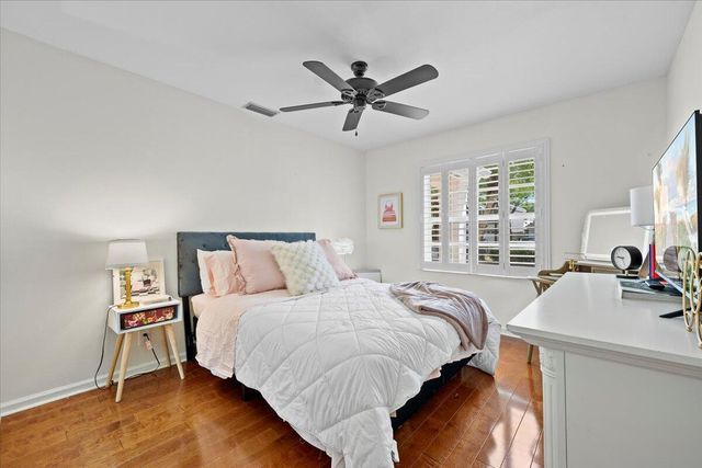 28 Governors Court, Palm Beach Gardens, FL 33418