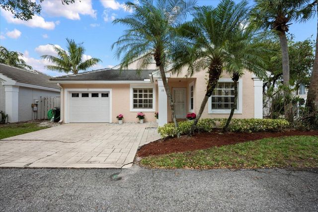 28 Governors Court, Palm Beach Gardens, FL 33418