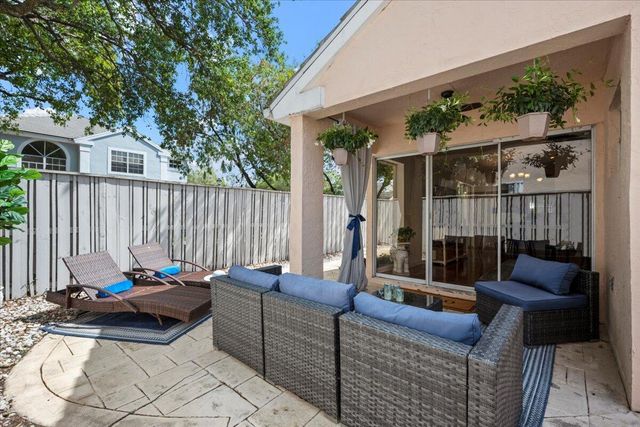 28 Governors Court, Palm Beach Gardens, FL 33418
