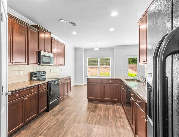 1061 Blind Brook Circle, Hoschton, GA 30548