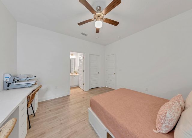 54 Hammock Oaks Boulevard, Freeport, FL 32439