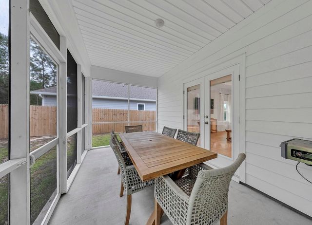 54 Hammock Oaks Boulevard, Freeport, FL 32439