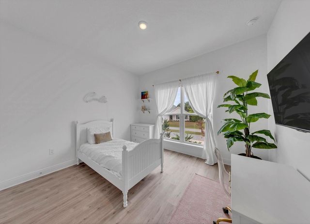 54 Hammock Oaks Boulevard, Freeport, FL 32439