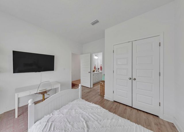 54 Hammock Oaks Boulevard, Freeport, FL 32439