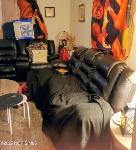 3245 Elm Street, Toledo, OH 43608