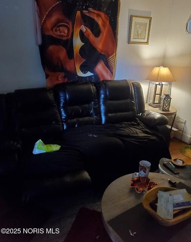 3245 Elm Street, Toledo, OH 43608