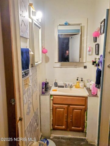 3245 Elm Street, Toledo, OH 43608