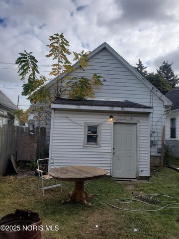 3245 Elm Street, Toledo, OH 43608