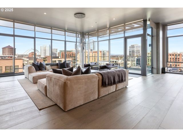 1410 Nw KEARNEY St 1111, Portland, OR 97209