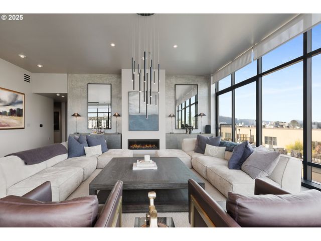 1410 Nw KEARNEY St 1111, Portland, OR 97209