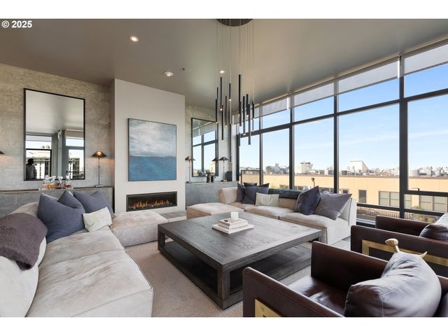 1410 Nw KEARNEY St 1111, Portland, OR 97209