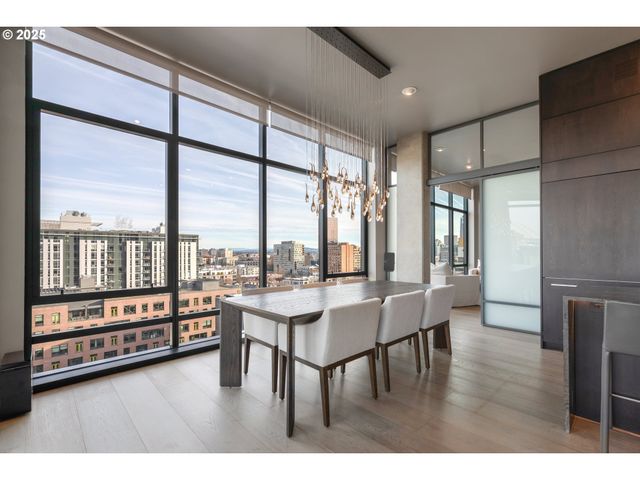 1410 Nw KEARNEY St 1111, Portland, OR 97209