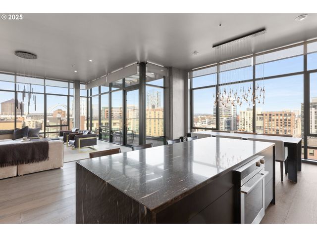 1410 Nw KEARNEY St 1111, Portland, OR 97209