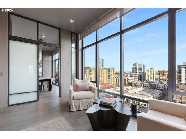 1410 Nw KEARNEY St 1111, Portland, OR 97209