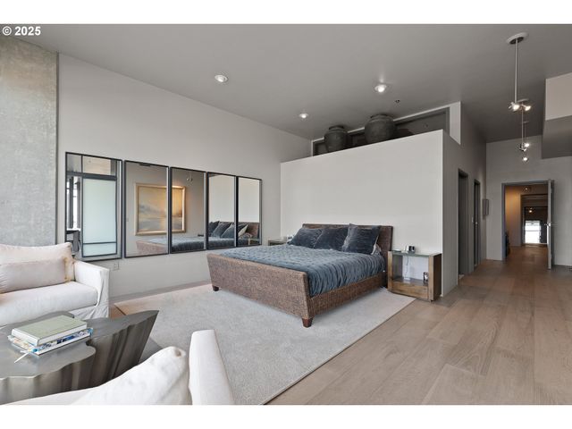 1410 Nw KEARNEY St 1111, Portland, OR 97209