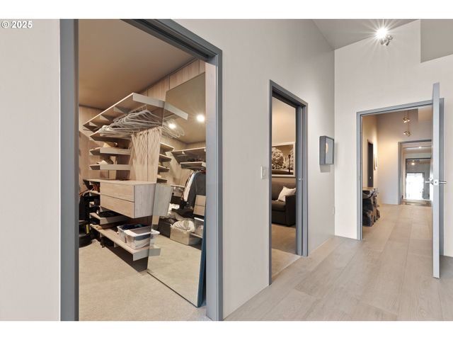 1410 Nw KEARNEY St 1111, Portland, OR 97209