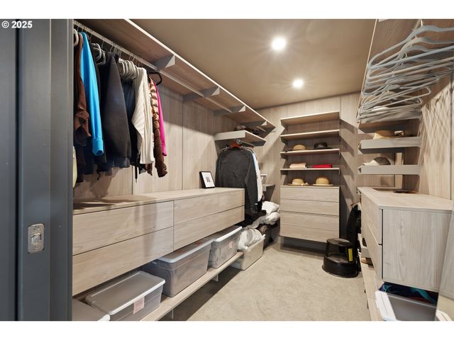 1410 Nw KEARNEY St 1111, Portland, OR 97209