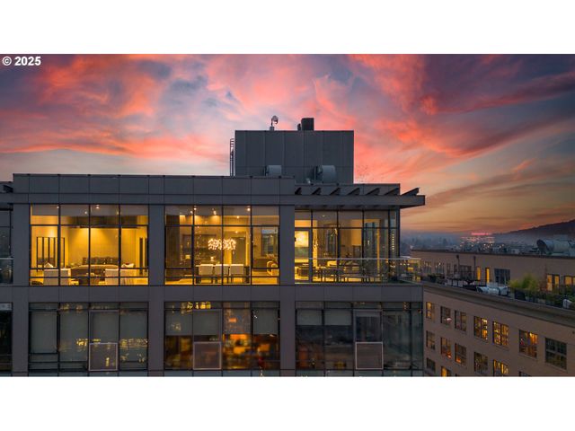 1410 Nw KEARNEY St 1111, Portland, OR 97209