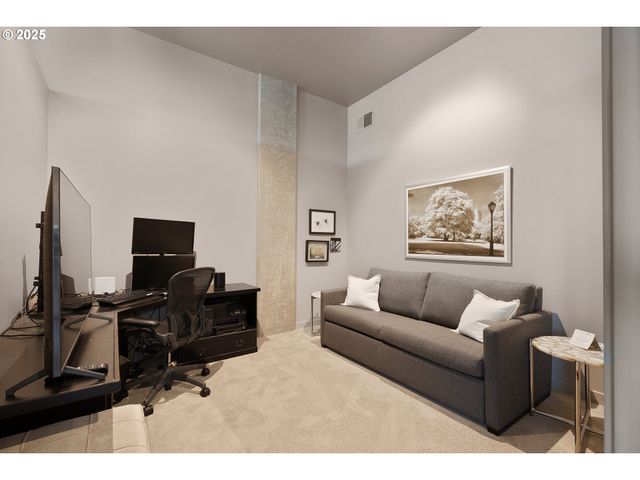 1410 Nw KEARNEY St 1111, Portland, OR 97209