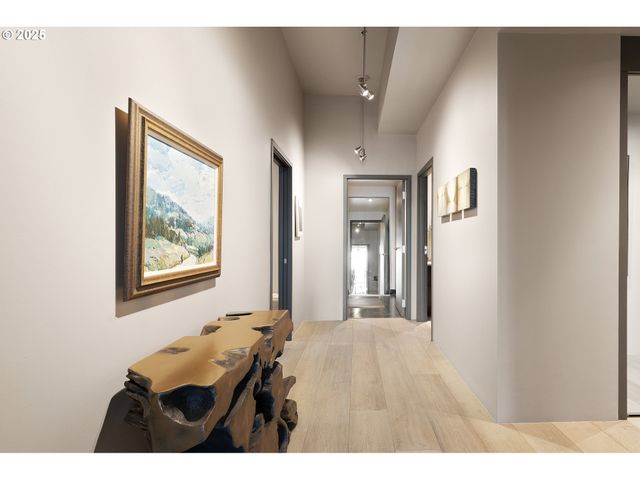 1410 Nw KEARNEY St 1111, Portland, OR 97209