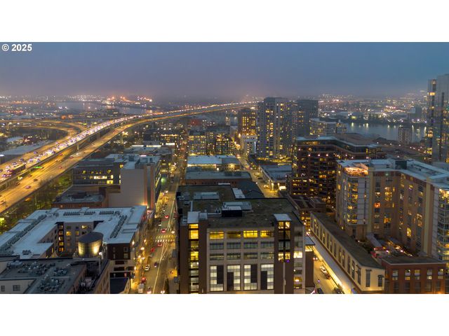 1410 Nw KEARNEY St 1111, Portland, OR 97209