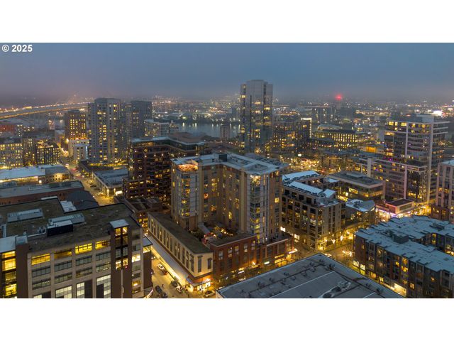 1410 Nw KEARNEY St 1111, Portland, OR 97209