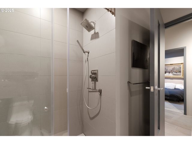 1410 Nw KEARNEY St 1111, Portland, OR 97209