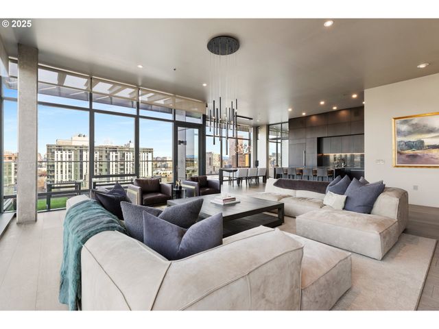 1410 Nw KEARNEY St 1111, Portland, OR 97209