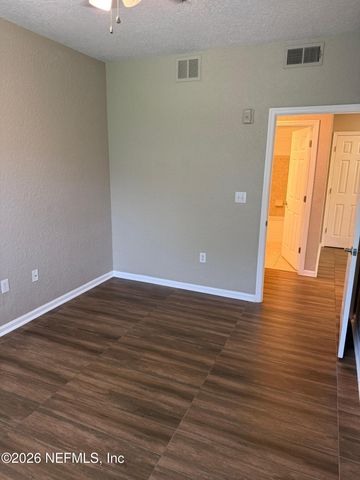 8539 GATE Parkway W 424, Jacksonville, FL 32216