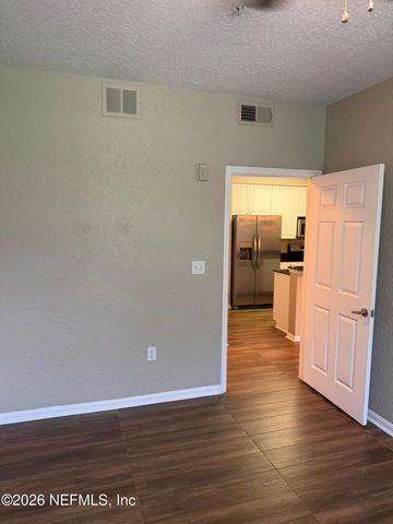 8539 GATE Parkway W 424, Jacksonville, FL 32216