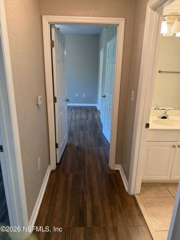 8539 GATE Parkway W 424, Jacksonville, FL 32216