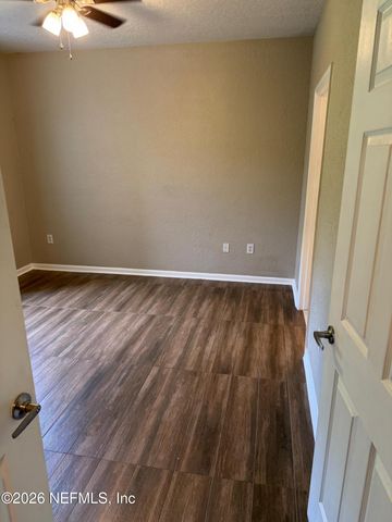 8539 GATE Parkway W 424, Jacksonville, FL 32216