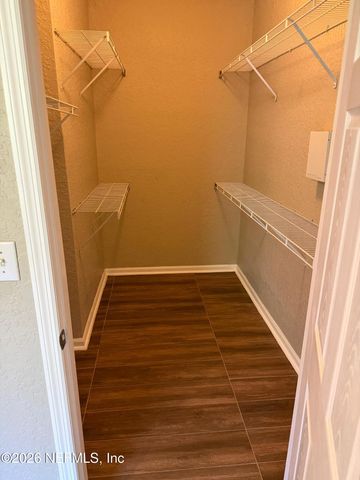 8539 GATE Parkway W 424, Jacksonville, FL 32216