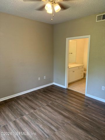 8539 GATE Parkway W 424, Jacksonville, FL 32216