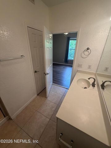 8539 GATE Parkway W 424, Jacksonville, FL 32216