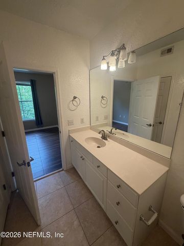 8539 GATE Parkway W 424, Jacksonville, FL 32216