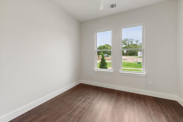 105 Iron Horse Lane, Denison, TX 75020
