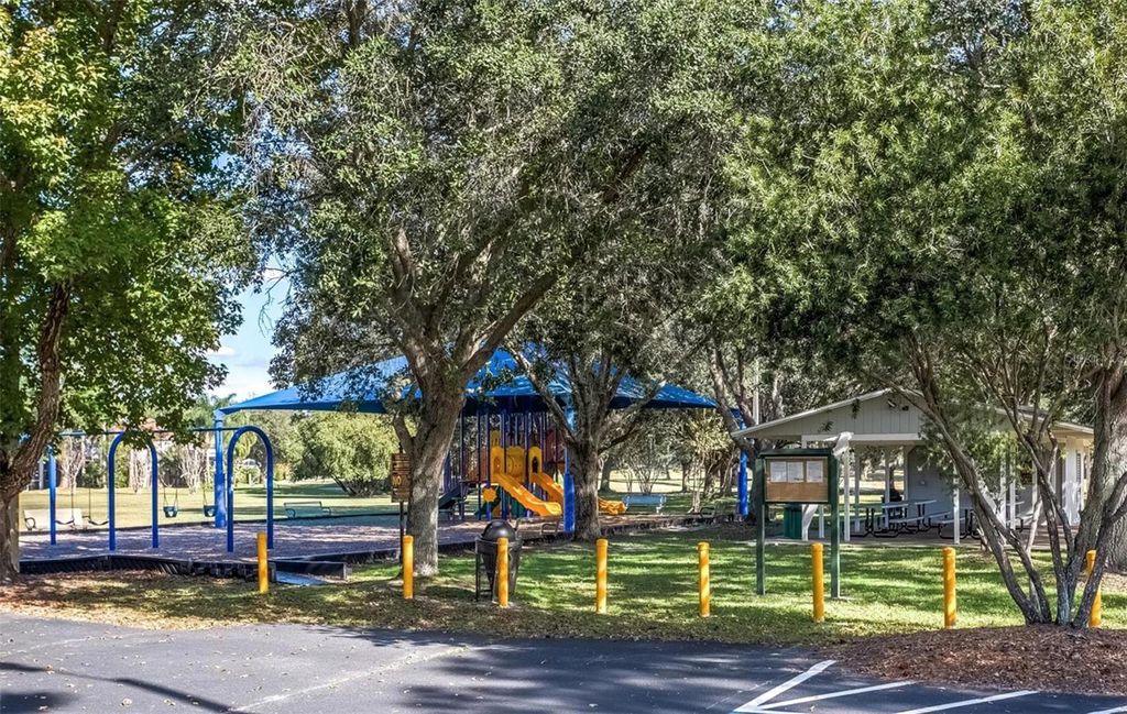 Image 26 of property listing at 8628 CHADWICK DRIVE, Tampa, FL 33635