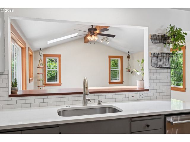 6467 Se 135TH Ave, Portland, OR 97236