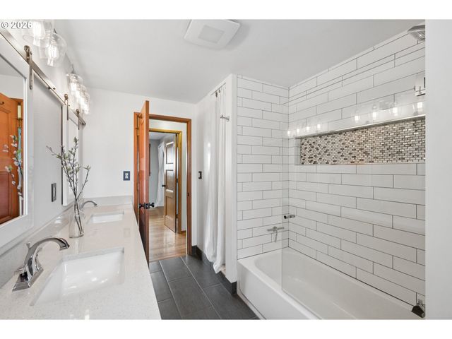 6467 Se 135TH Ave, Portland, OR 97236