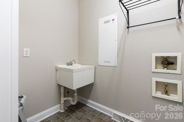 6008 Langham Court, Charlotte, NC 28269